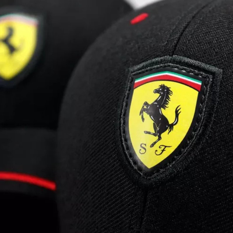 BonÃ© Ferrari Lewis Hamilton - Black: Estilo e Performance em Cada Detalhe